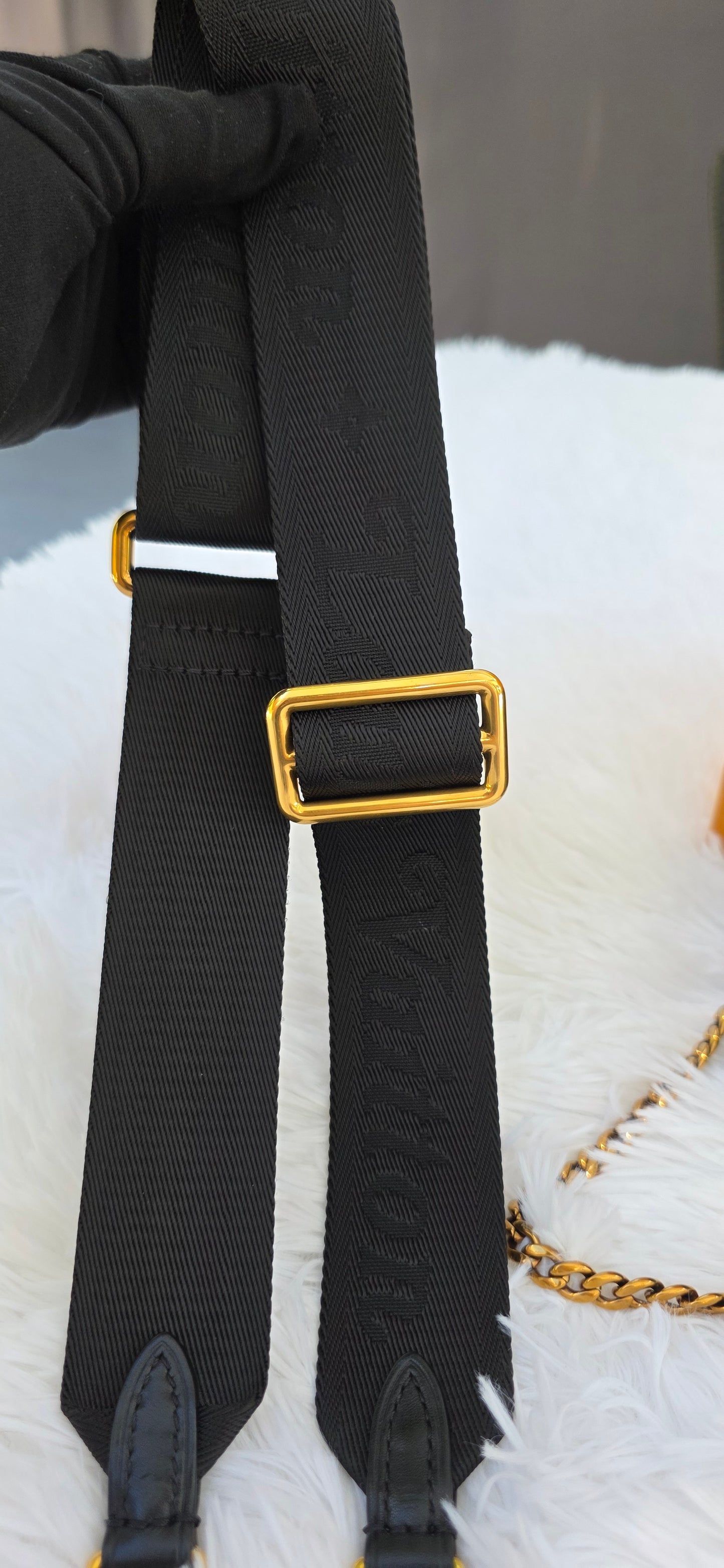 Authentic Louis Vuitton New Wave Multipochette Noir