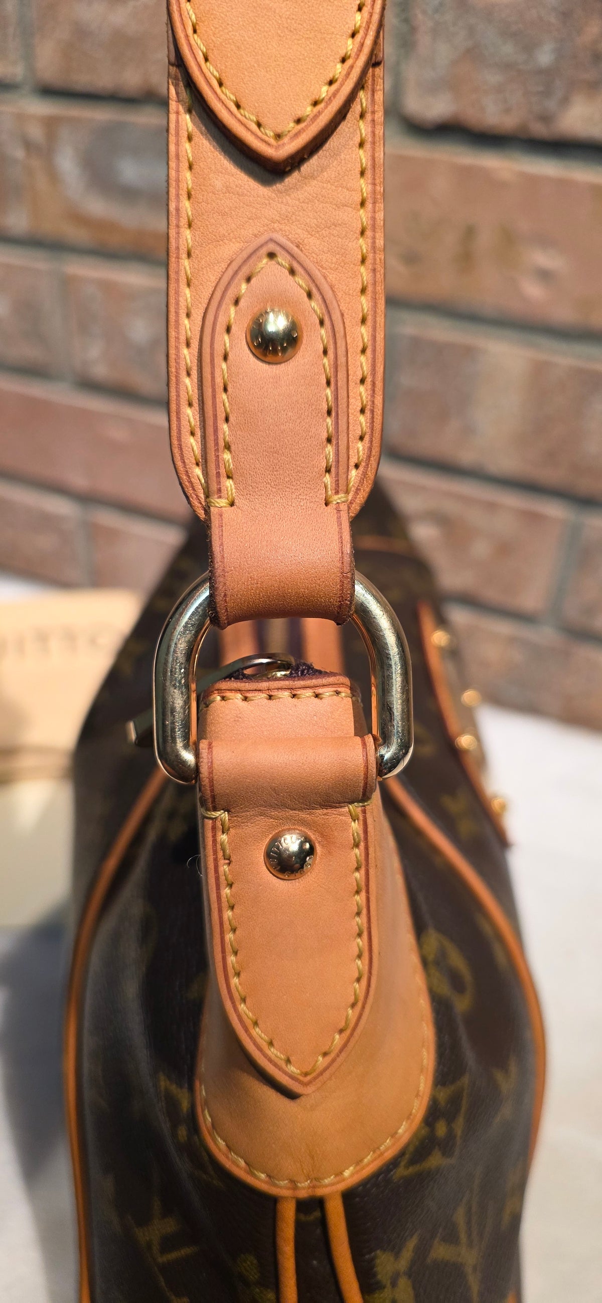 Authentic Louis Vuitton Thames GM Monogram