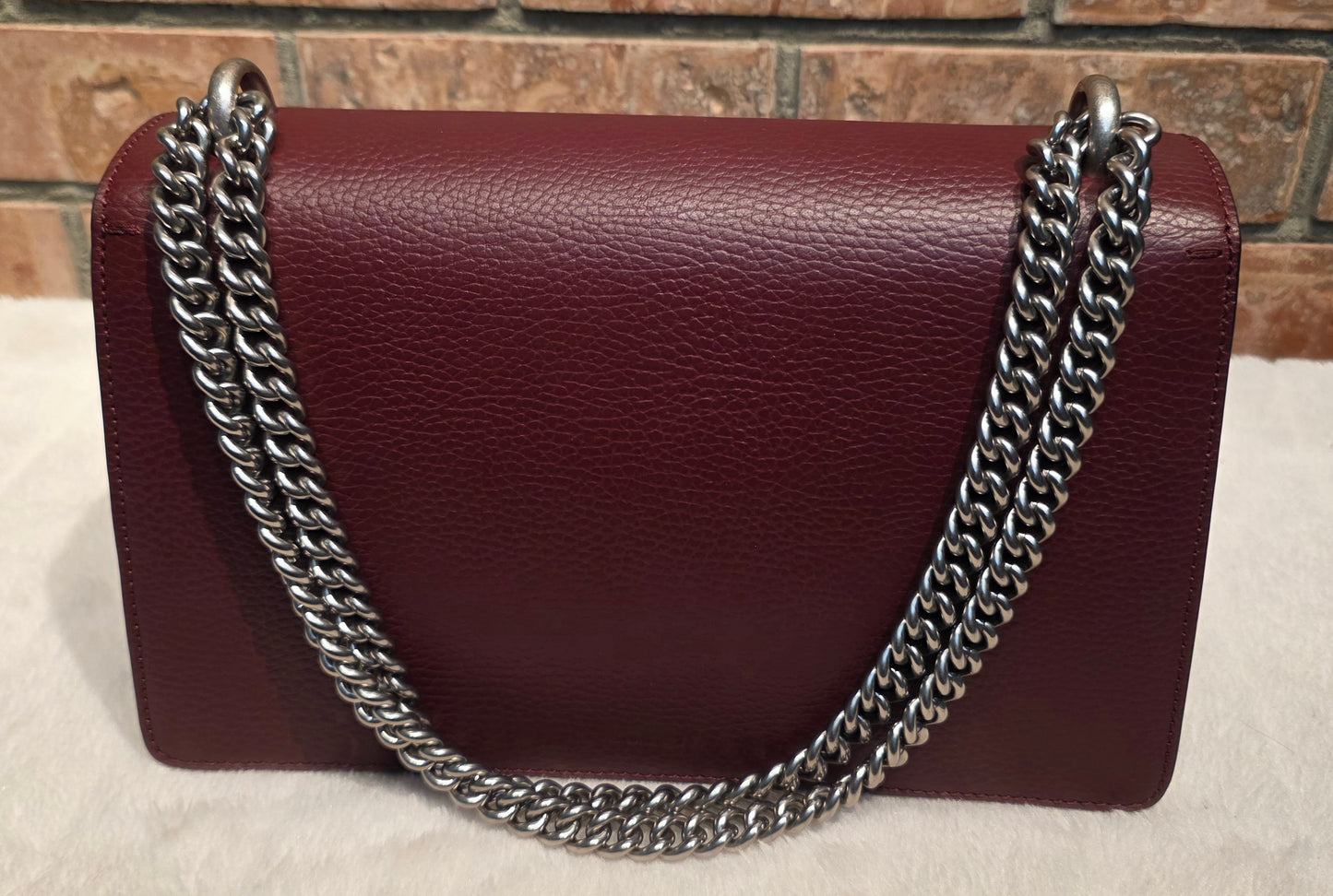 Authentic Gucci Dionysus Shoulder Bag in Burgundy