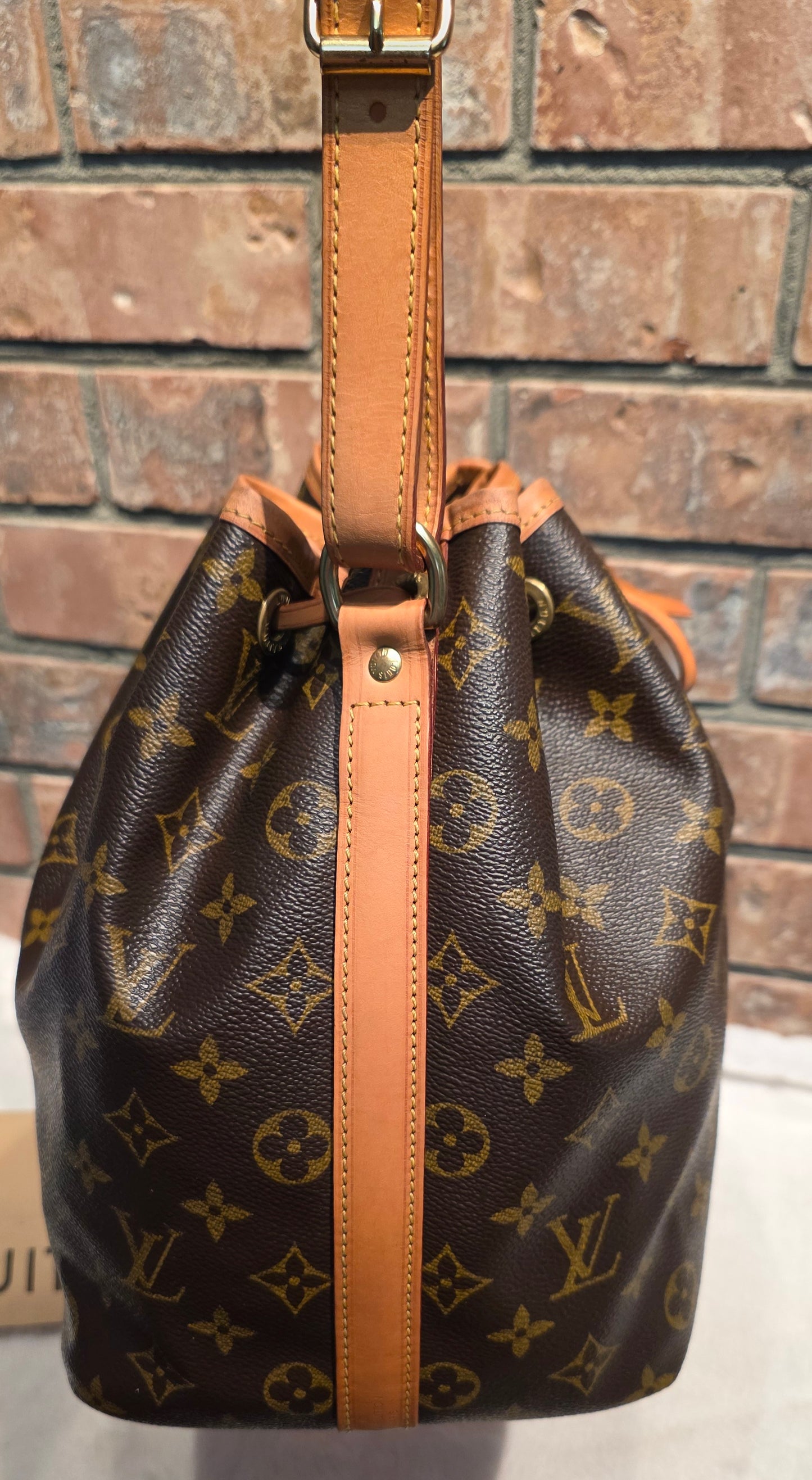 Authentic Louis Vuitton Petite Noe Monogram