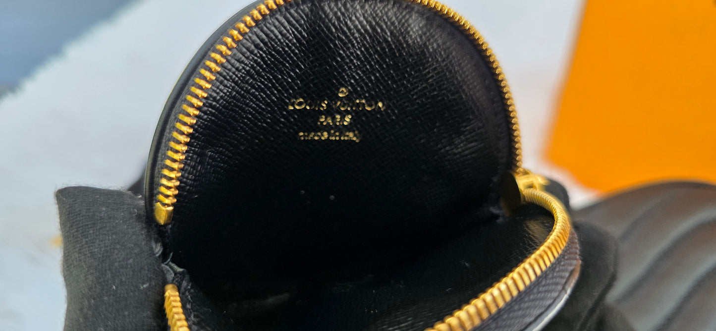 Authentic Louis Vuitton New Wave Multipochette Noir