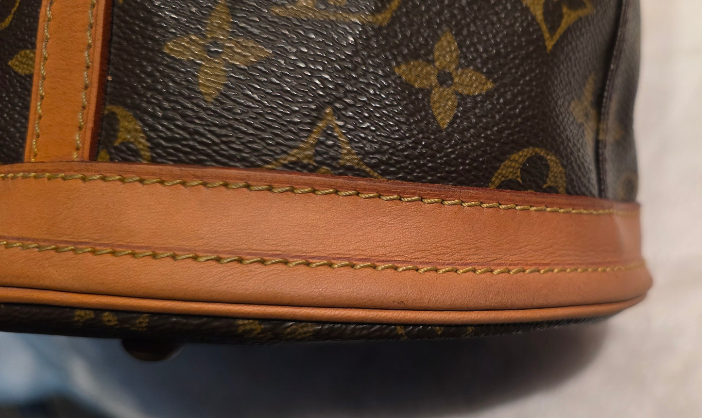 Authentic Louis Vuitton Bucket GM with Pouch