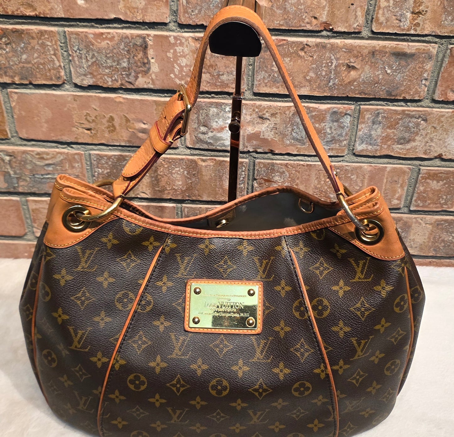 Authentic Louis Vuitton Galliera PM