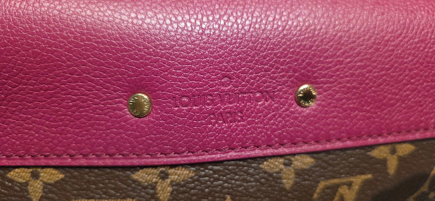 Authentic Louis Vuitton Pallas Chain in Aurore