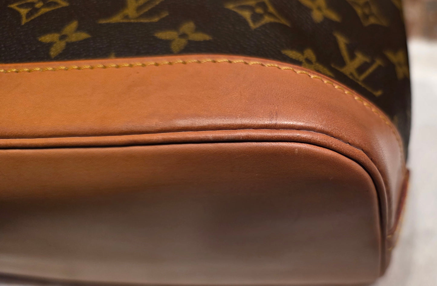 Authentic Louis Vuitton Alma PM Monogram (With Strap)