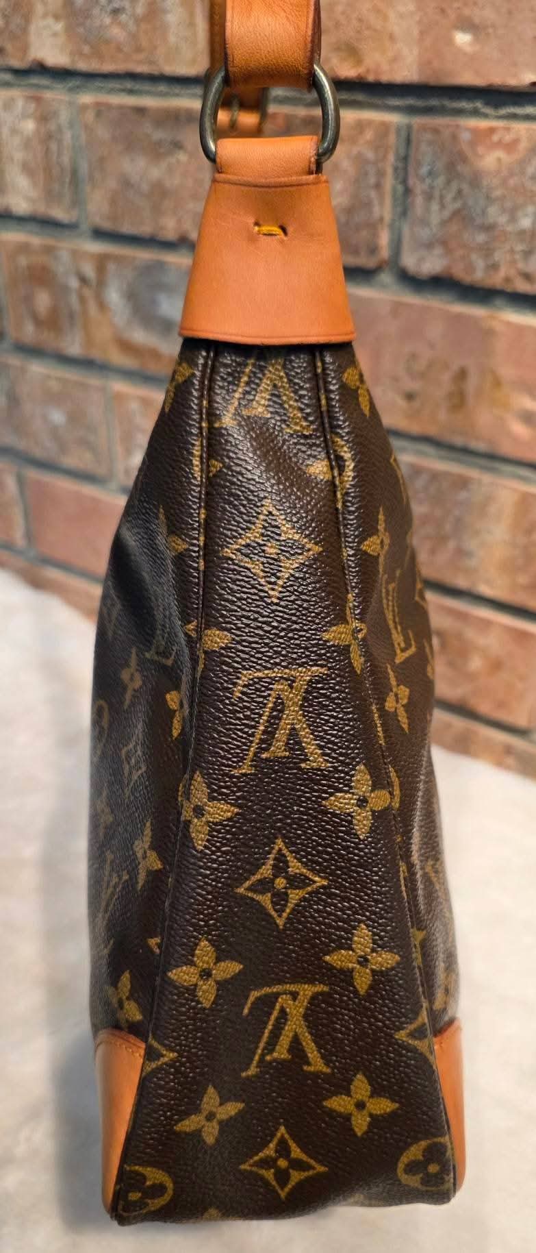 Authentic Louis Vuitton Boulogne 30