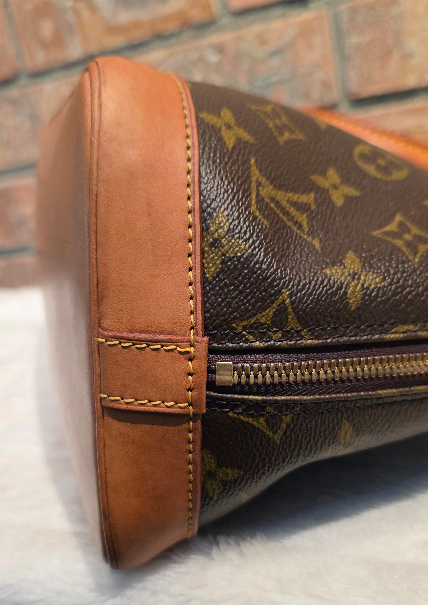 Authentic Louis Vuitton Alma PM Monogram