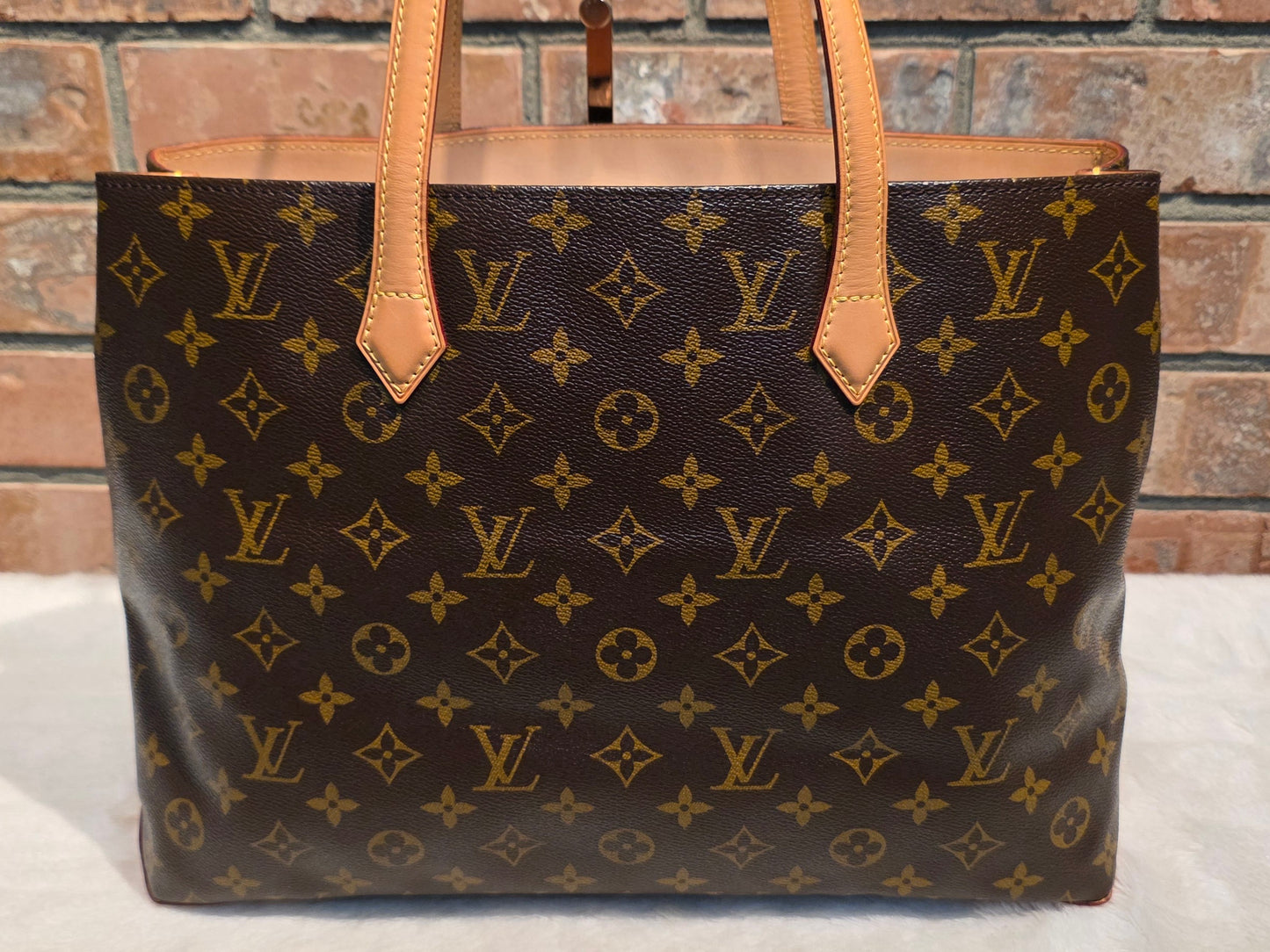 Authentic Louis Vuitton Wilshire MM Monogram
