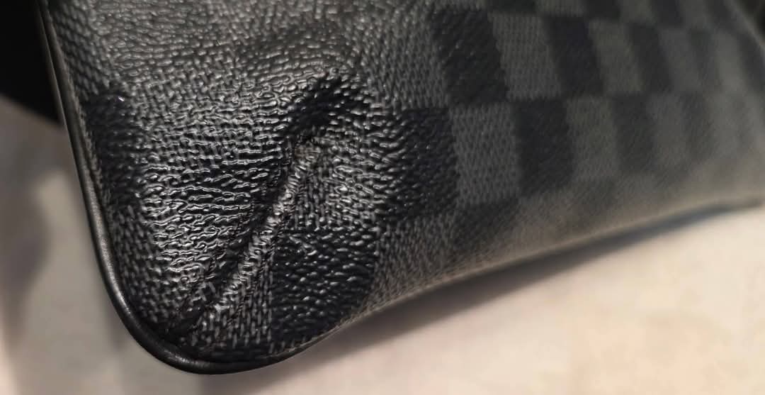 Authentic Louis Vuitton Thomas Crossbody Damier Graphite