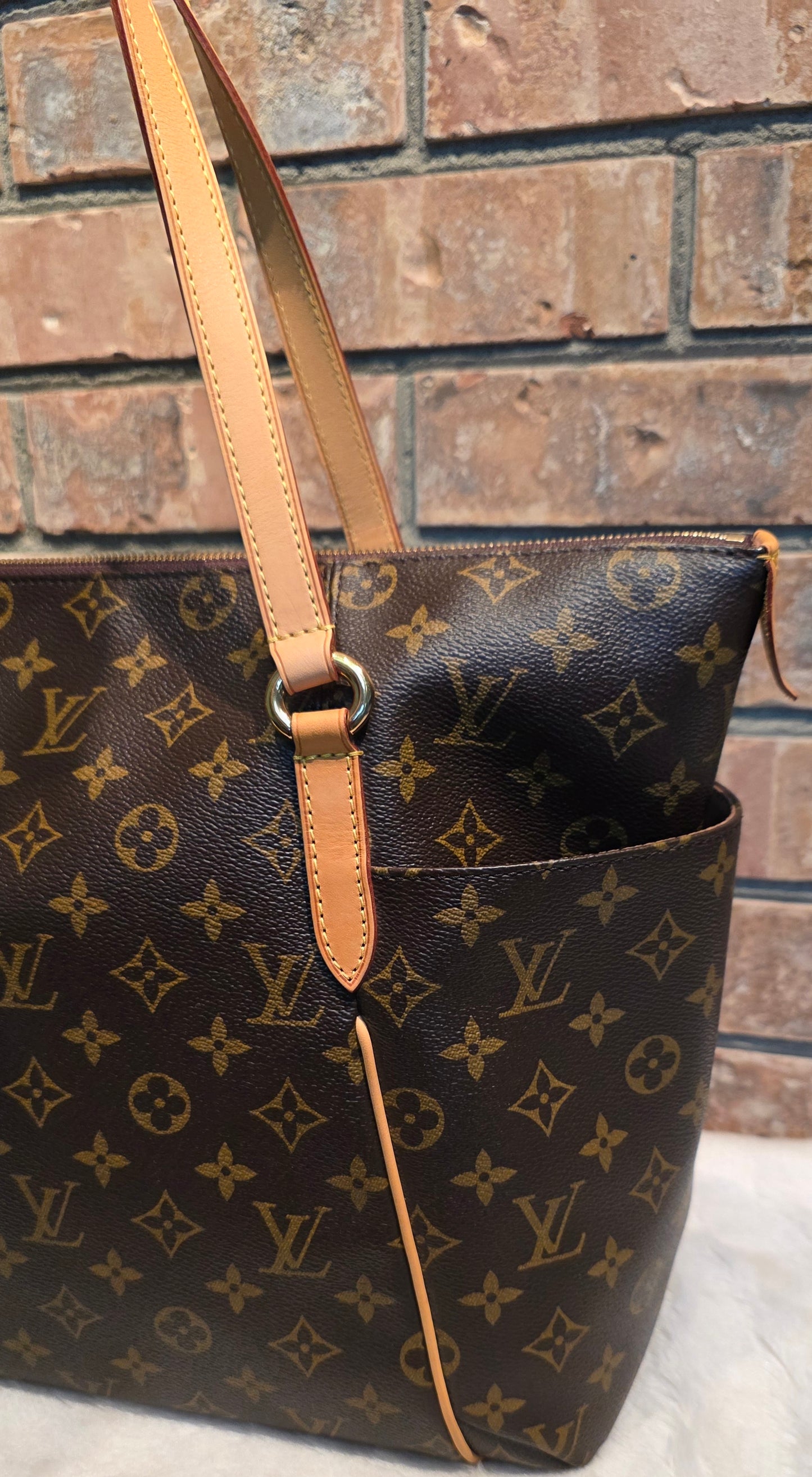 Authentic Louis Vuitton Totally MM Monogram