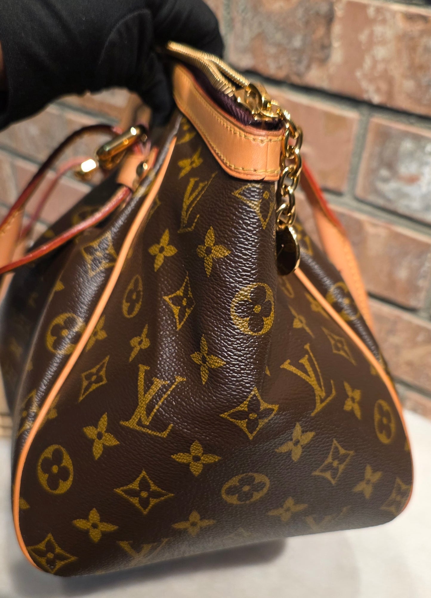 Authentic Louis Vuitton Tivoli GM