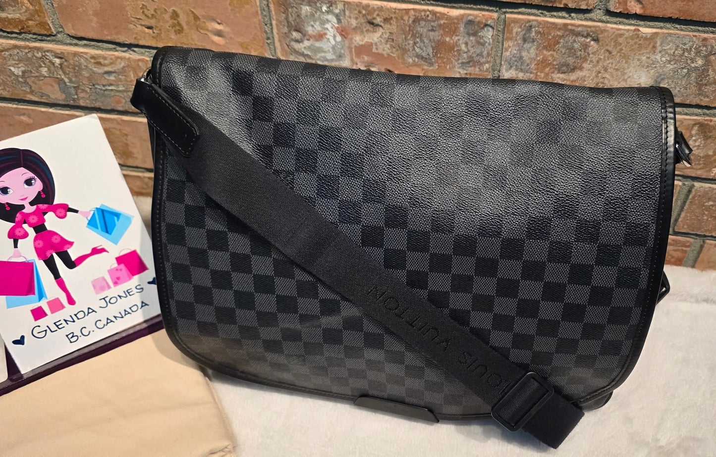 Authentic Louis Vuitton Daniel GM Damier Graphite