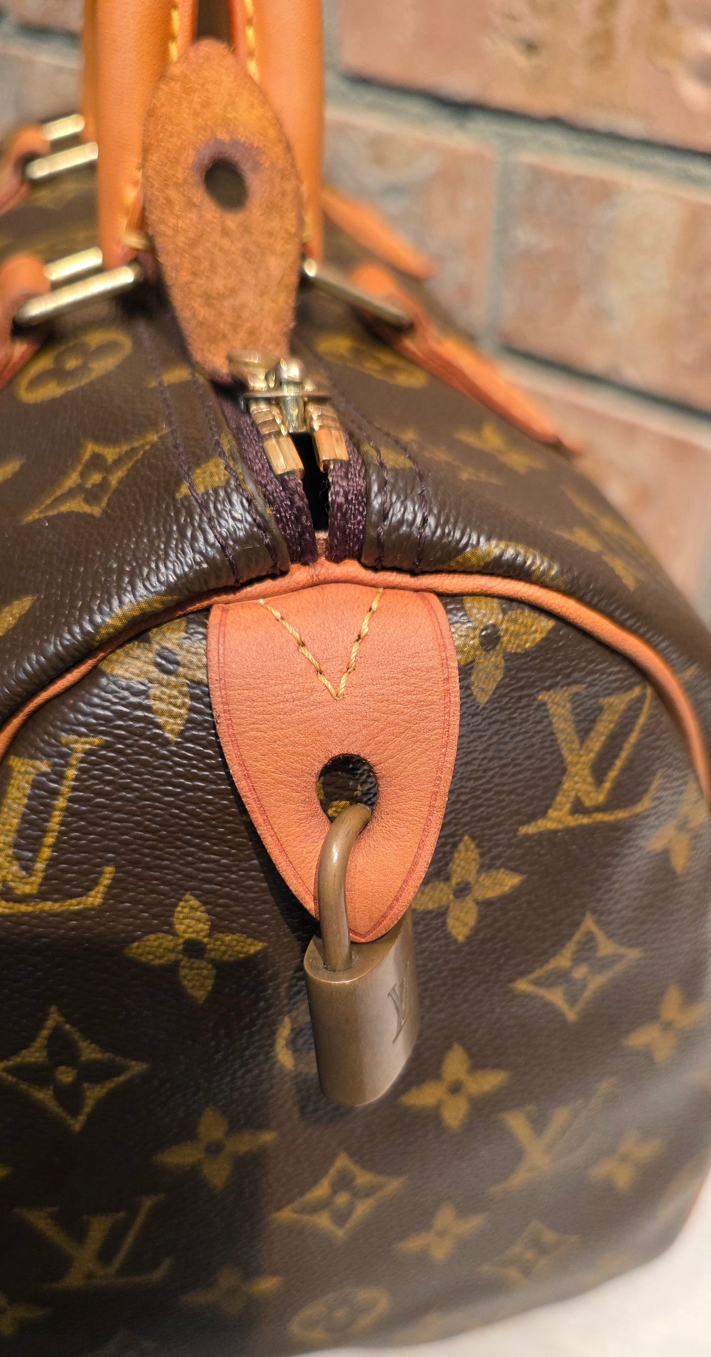 Authentic Louis Vuitton Speedy 30 Monogram