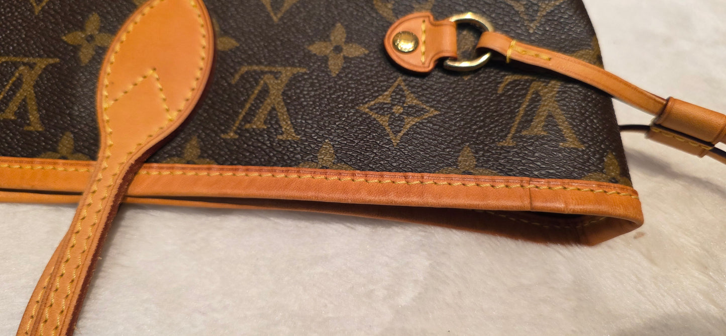 Authentic Neverfull MM Monogram Fuchsia Interior (BAG ONLY)