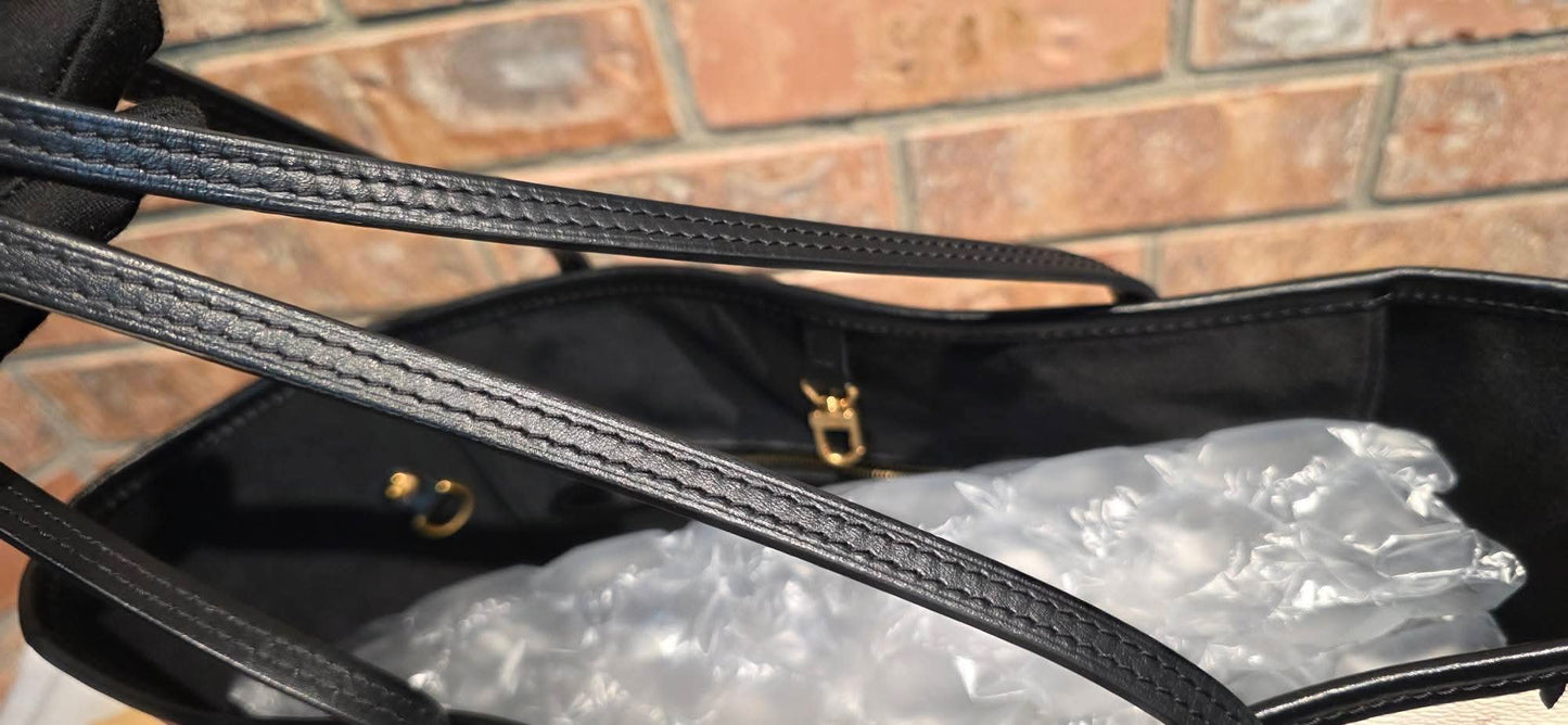 Authentic Louis Vuitton Neverfull MM with Pouch Game On Collection