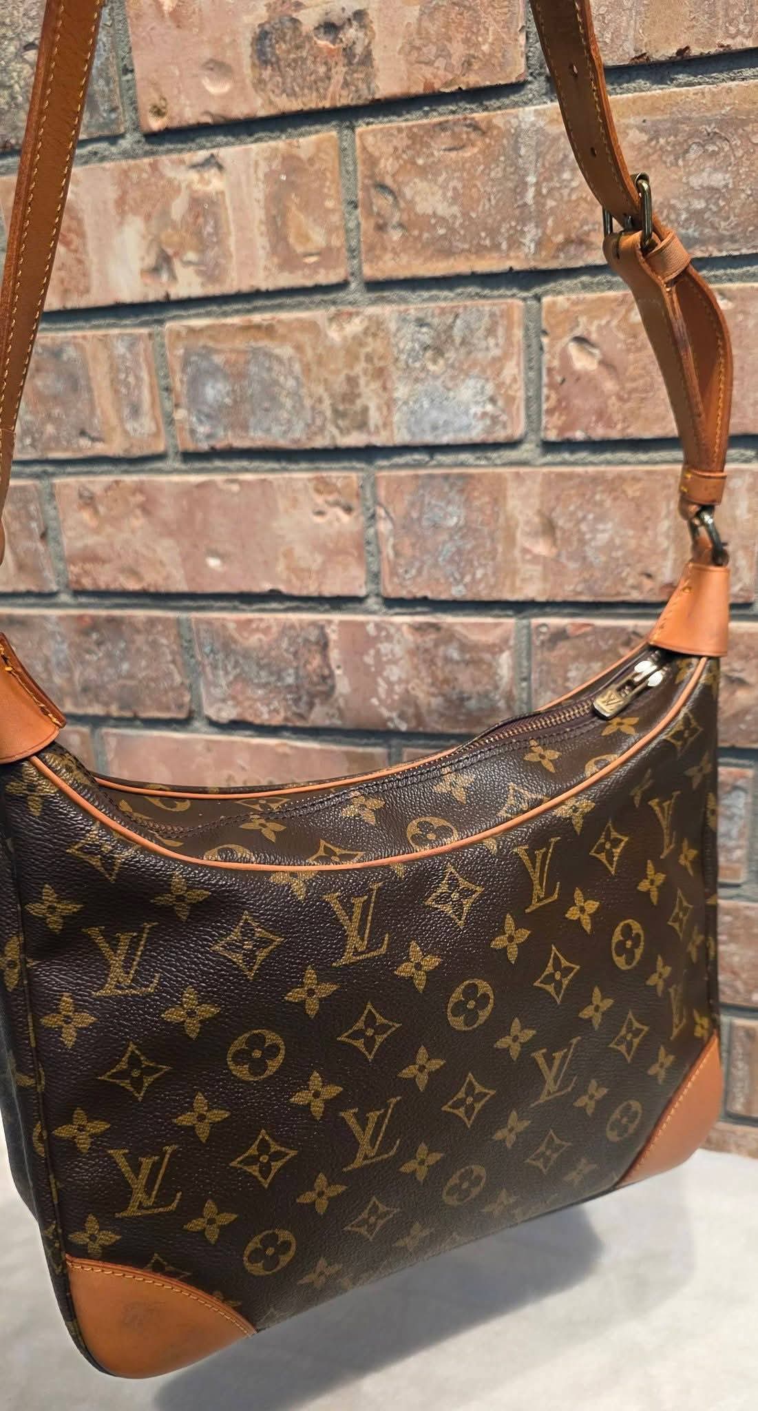 Authentic Louis Vuitton Boulogne 30