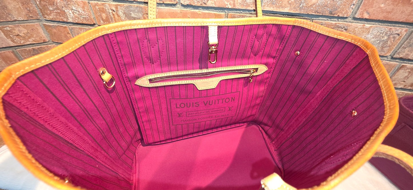 Authentic Neverfull MM Monogram Fuchsia Interior (BAG ONLY)