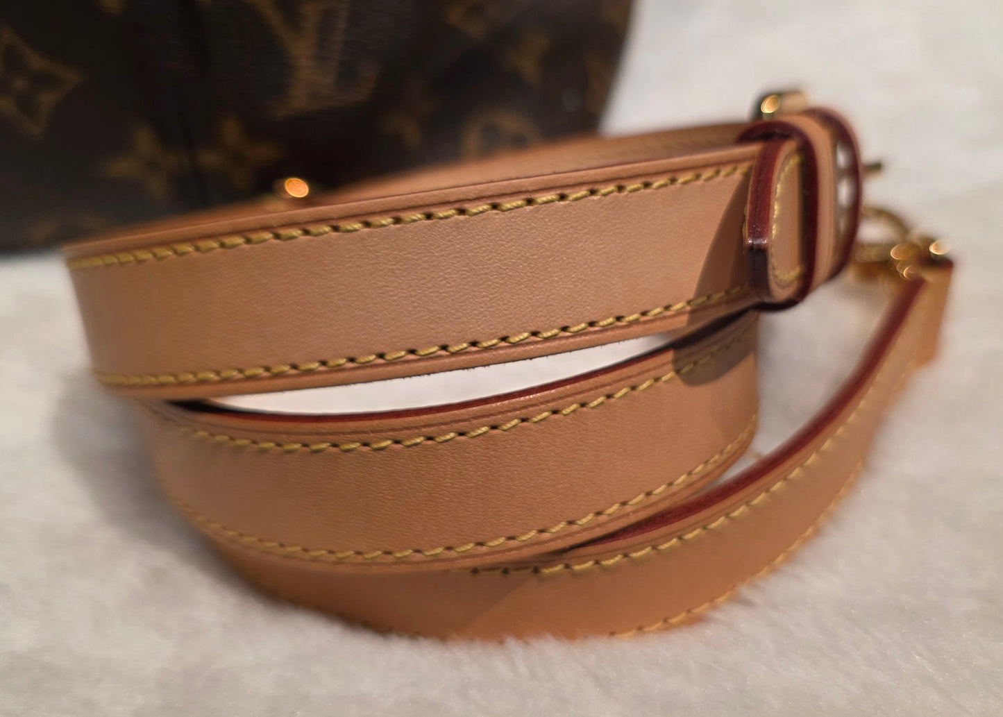Authentic Louis Vuitton Melie Hobo (Short Handle Missing)