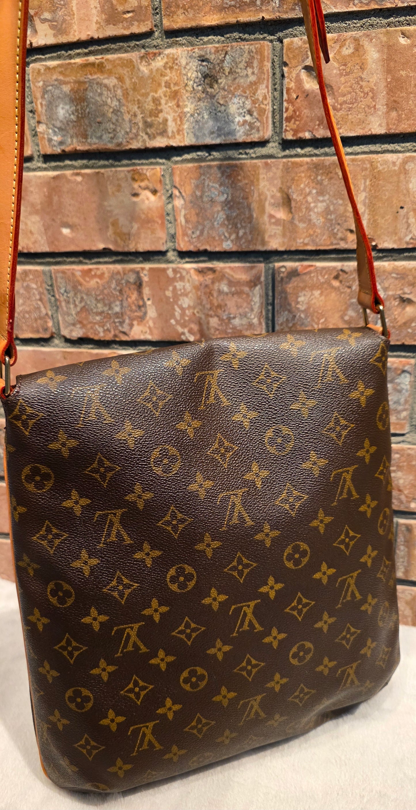 Authentic Louis Vuitton Musette Salsa GM Monogram