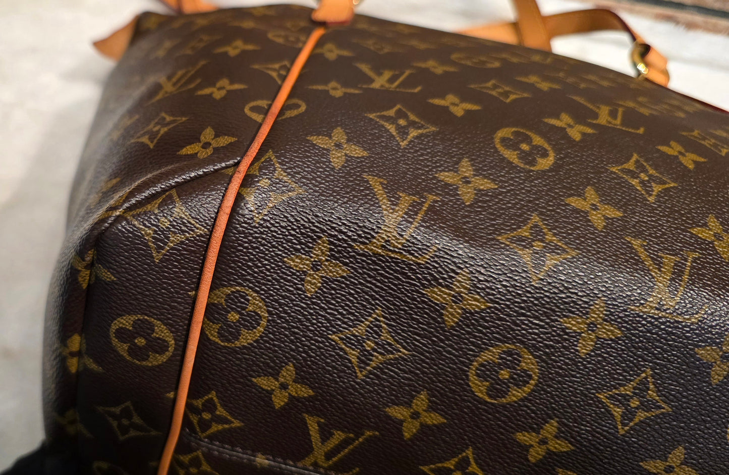 Authentic Louis Vuitton Totally MM