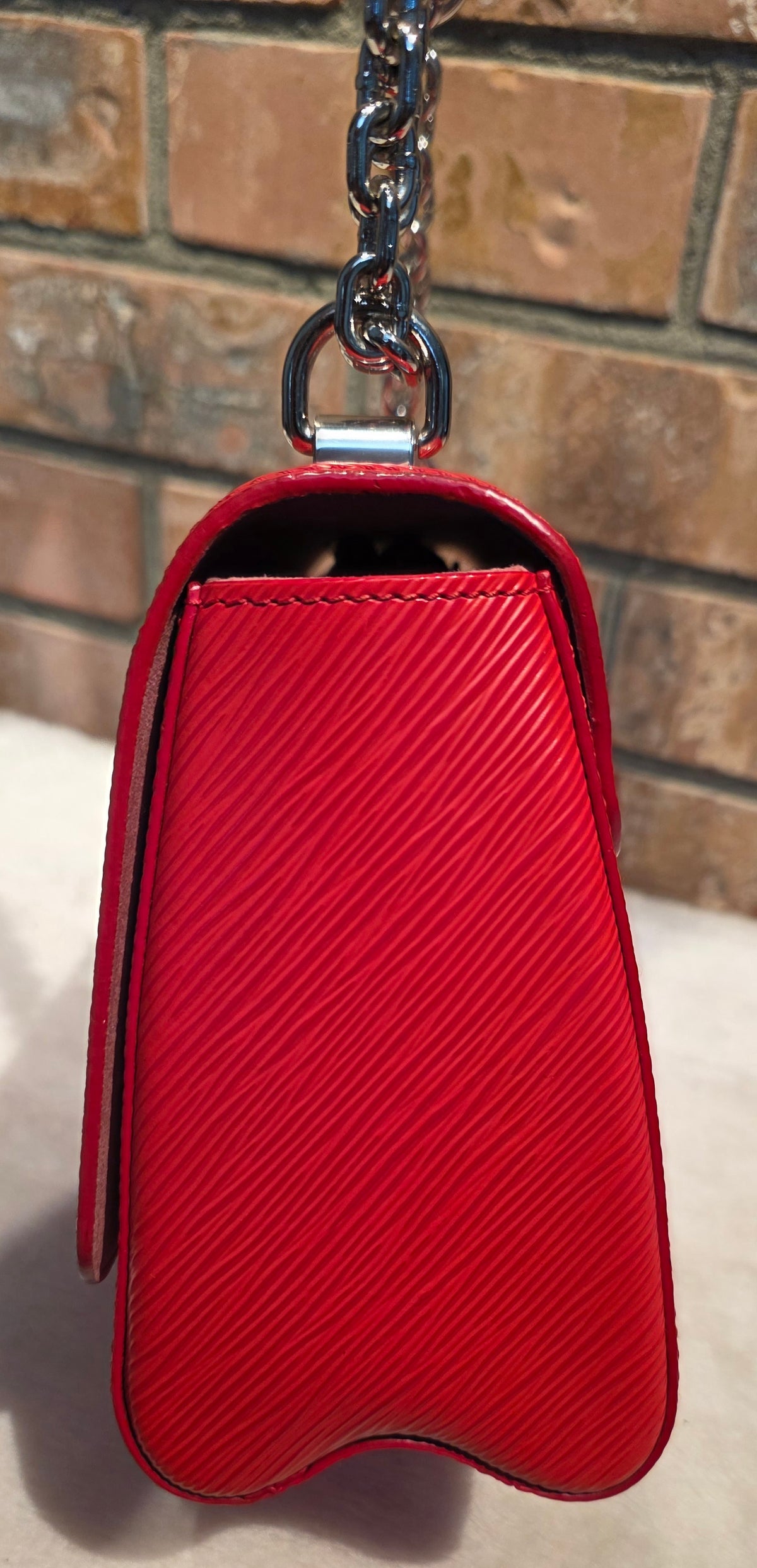 Authentic Louis Vuitton Twist MM Epi Leather in Red