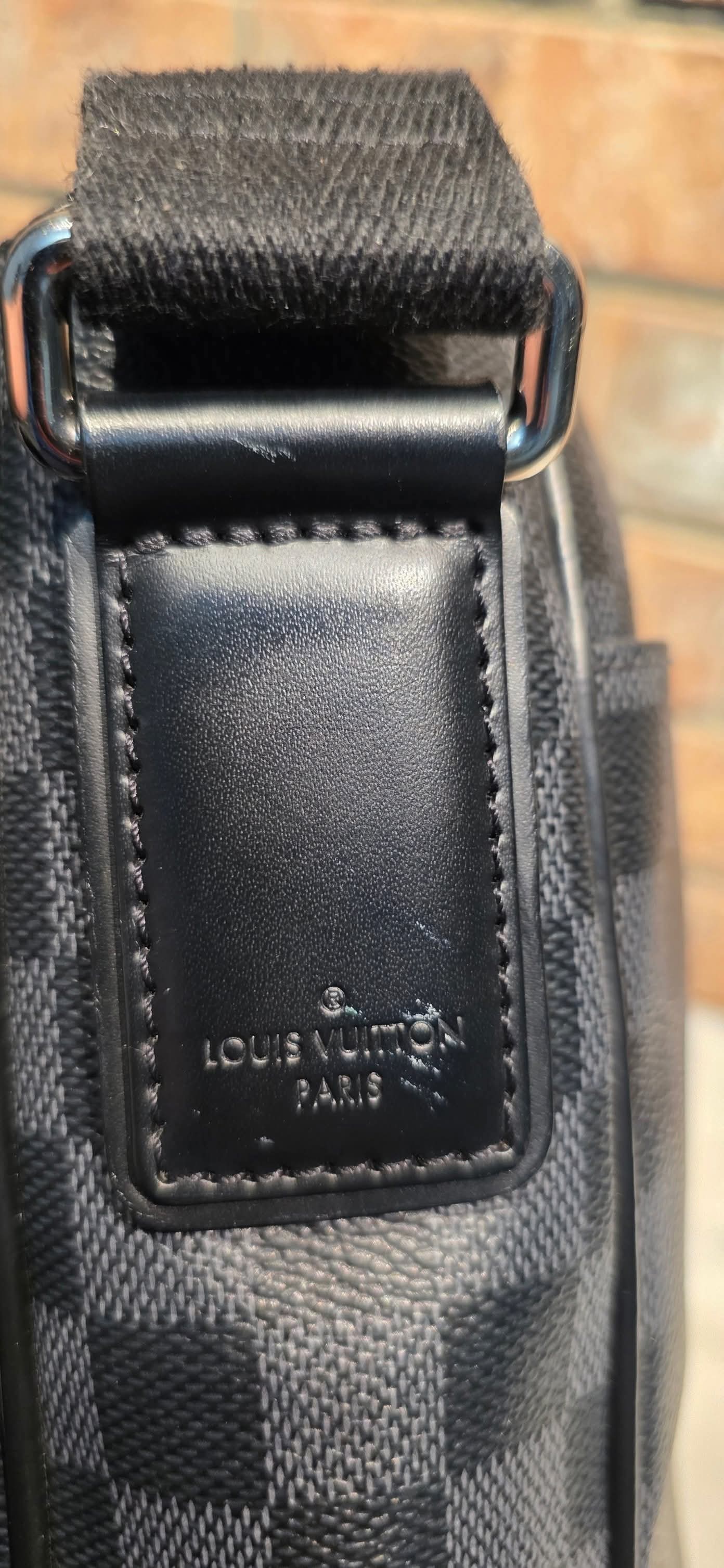 Authentic Louis Vuitton District MM