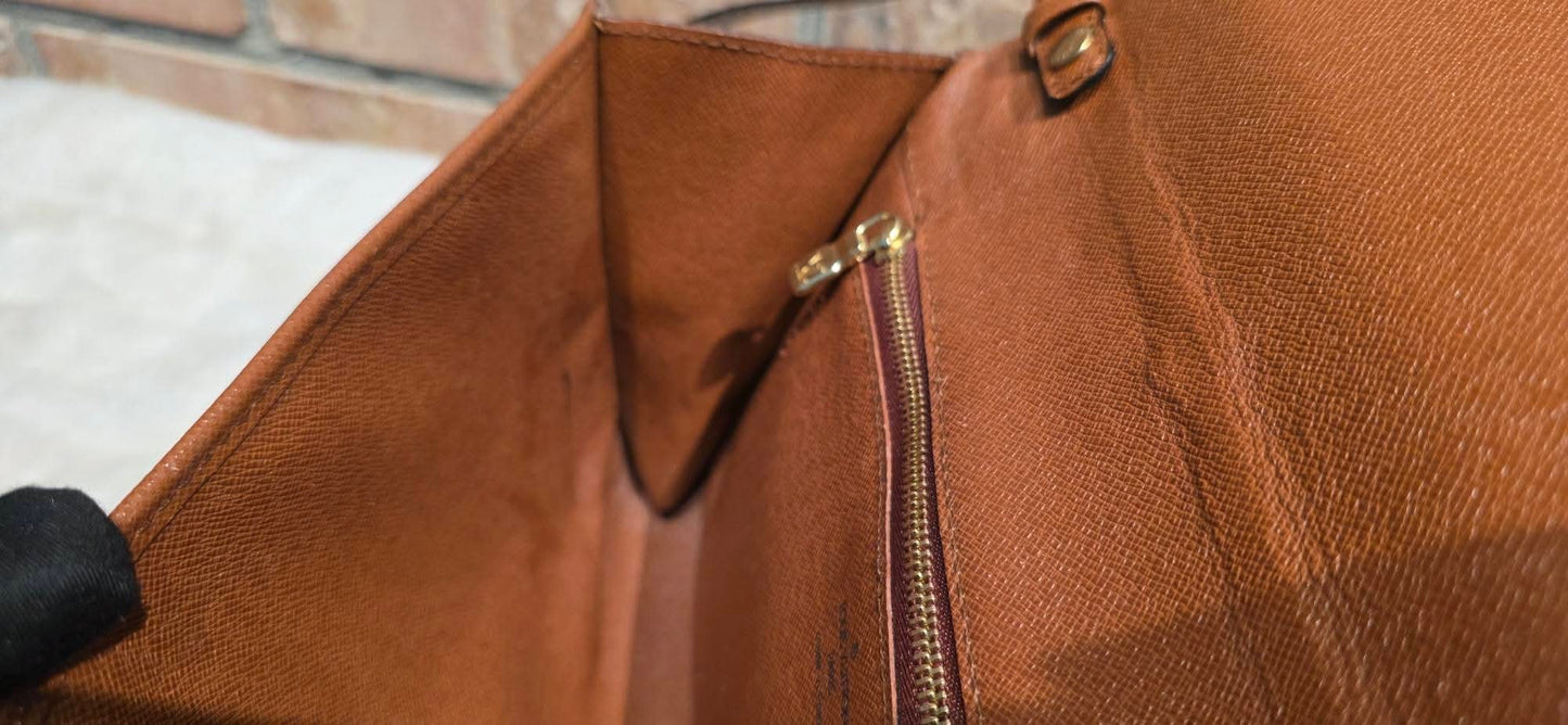 Authentic Louis Vuitton Pochette Bordeaux