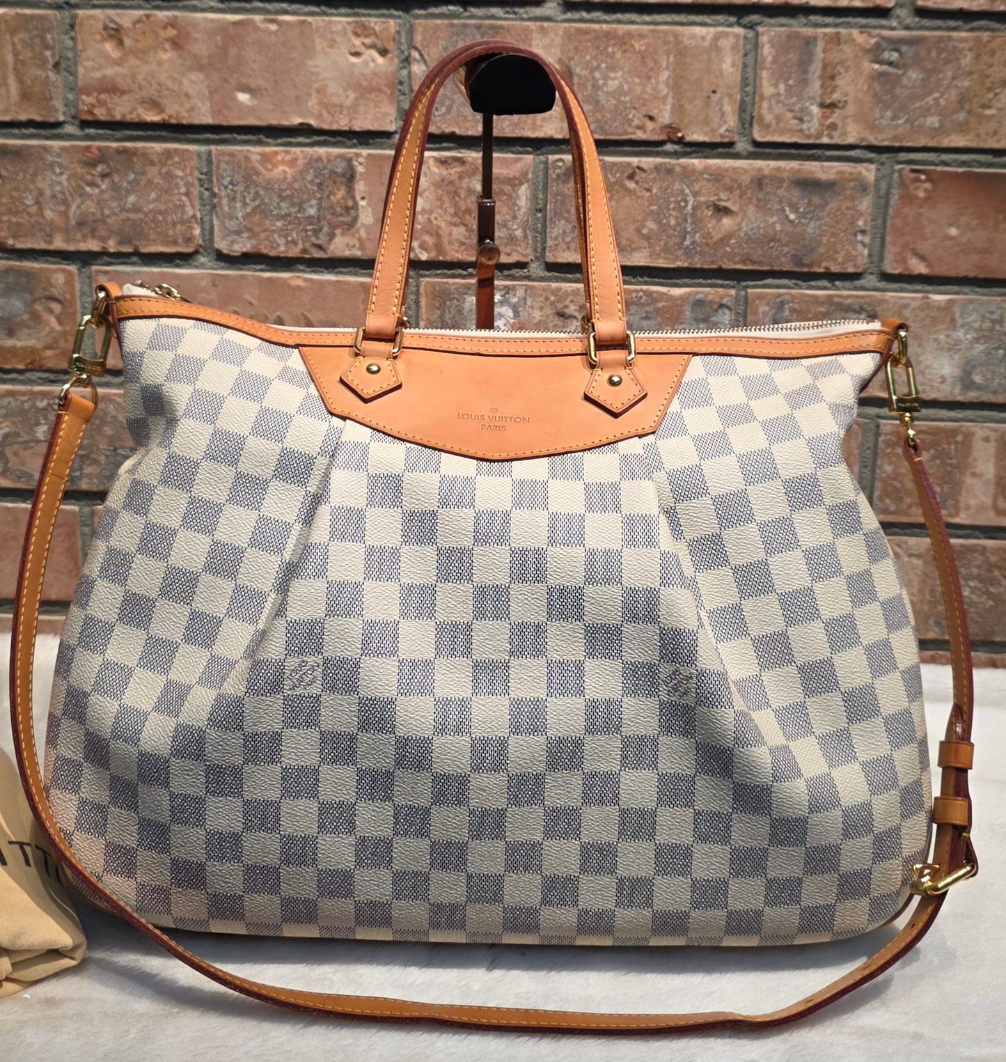 Authentic Louis Vuitton Siracusa GM