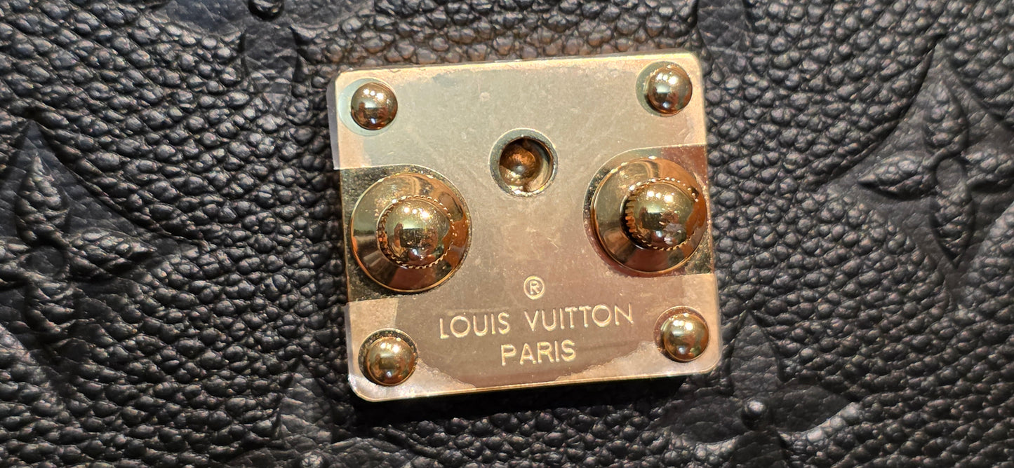 Authentic Louis Vuitton Pochette Metis Empreinte Noir