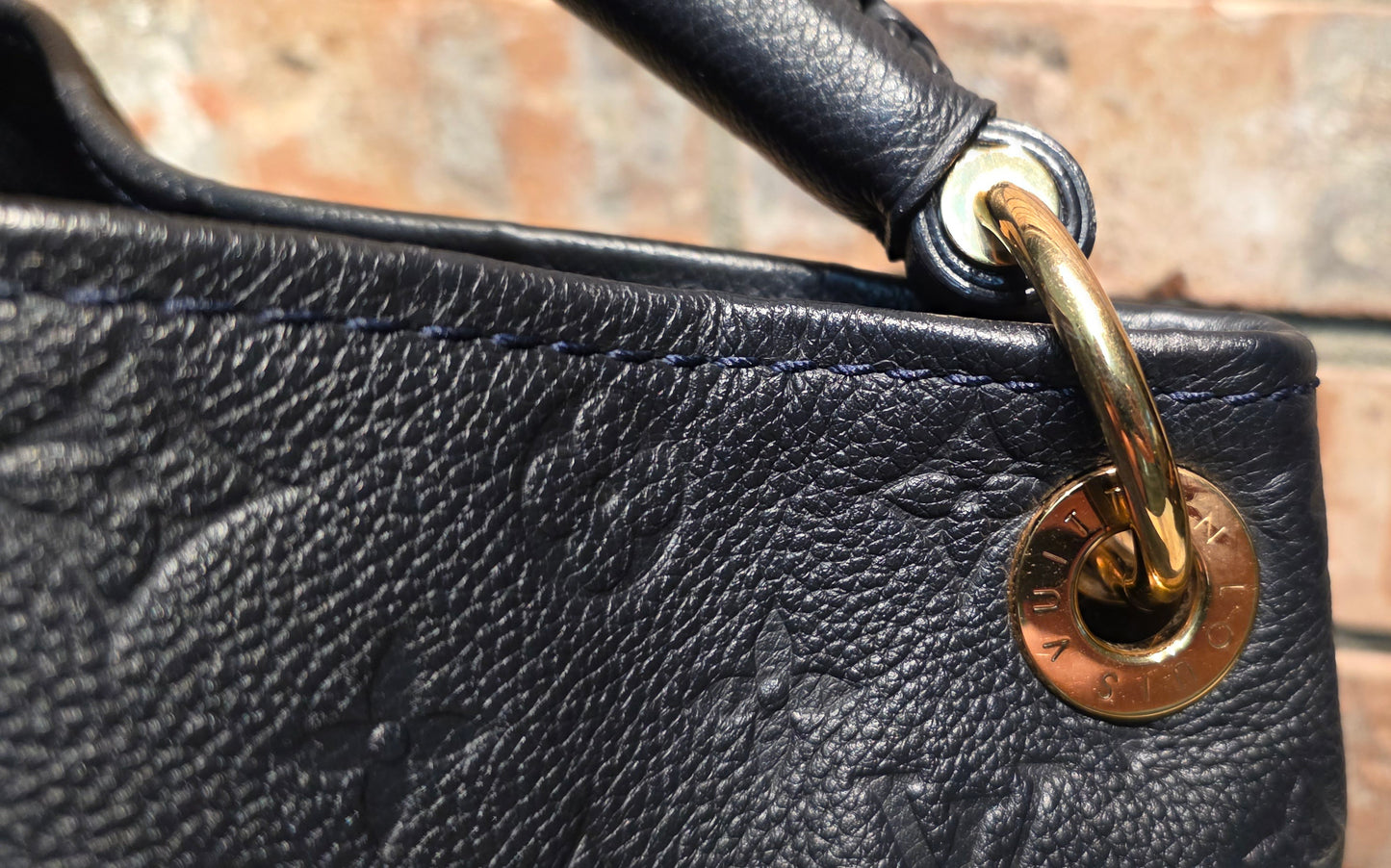 Authentic Louis Vuitton Artsy MM Empreinte Infini