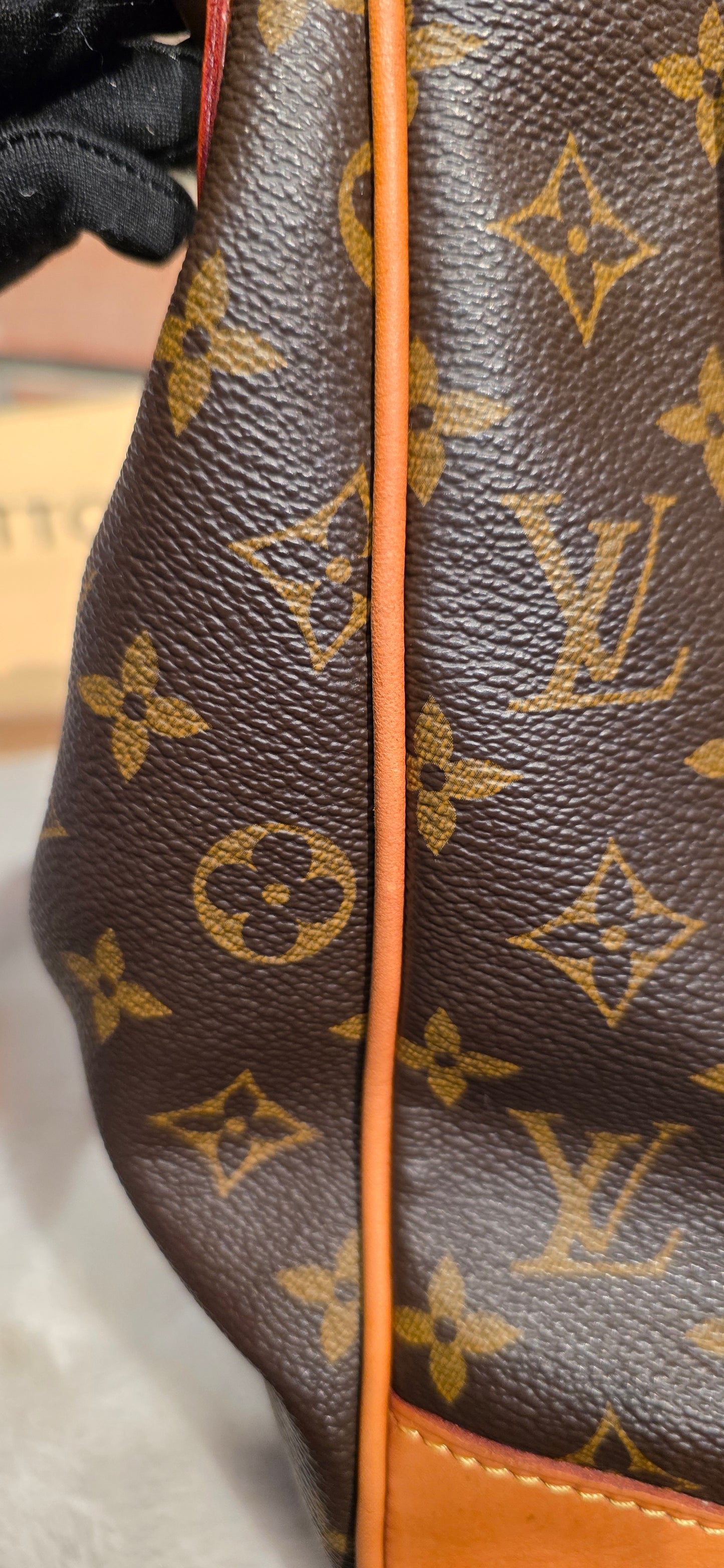 Authentic Louis Vuitton Estrella MM