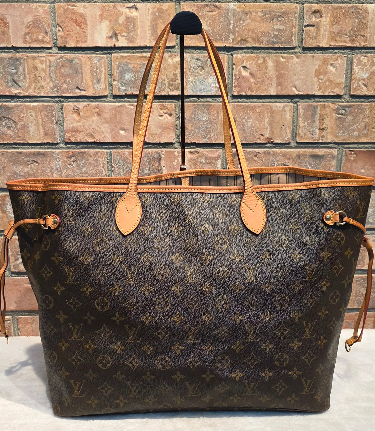 Authentic Louis Vuitton Neverfull GM Monogram
