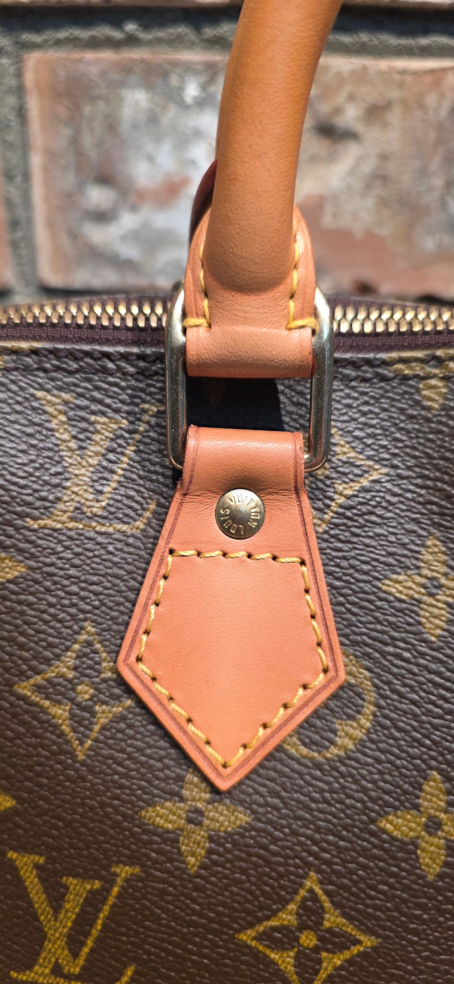 Authentic Louis Vuitton Alma PM Monogram (With Strap)