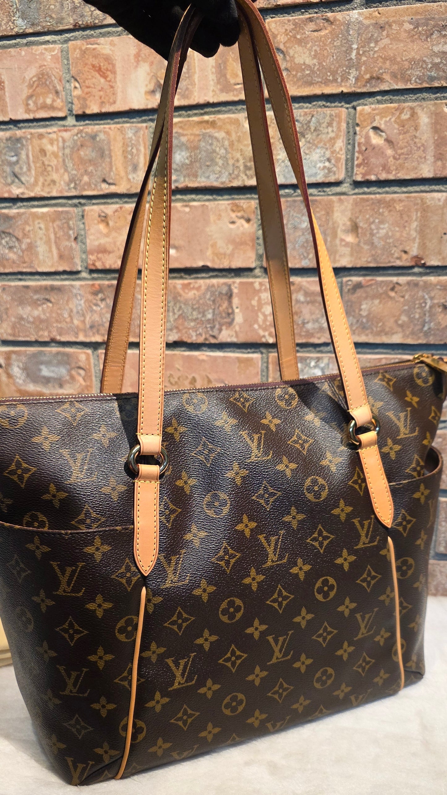 Authentic Louis Vuitton Totally MM Monogram