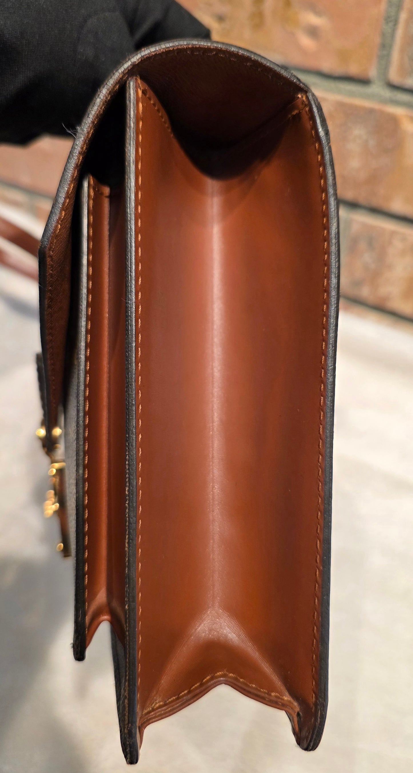 Authentic Louis Vuitton Monceau 26