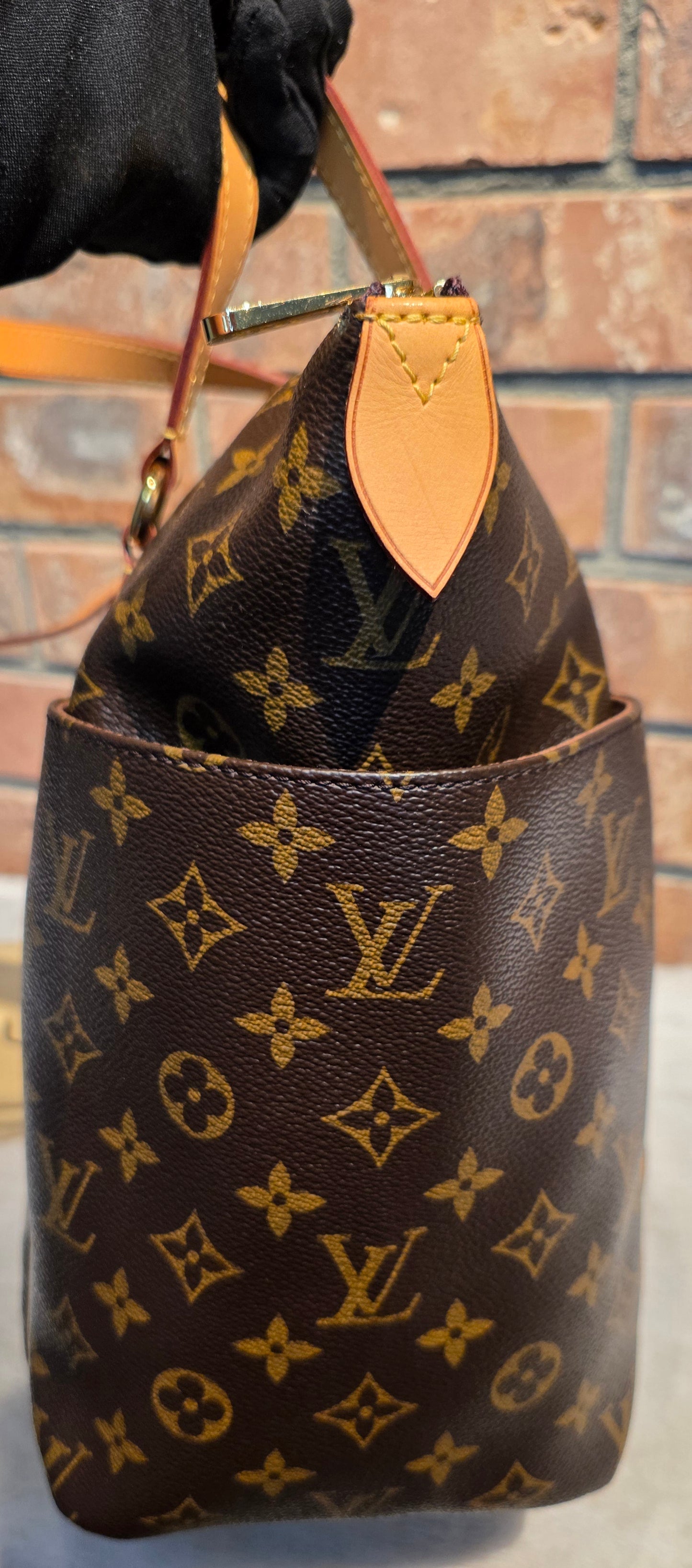 Authentic Louis Vuitton Totally MM Monogram