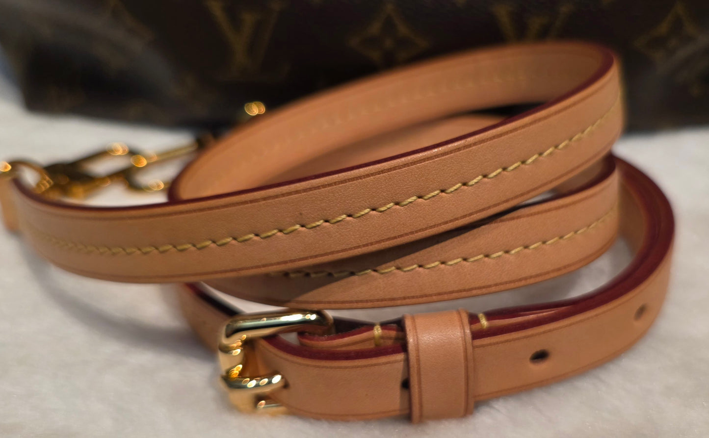 Authentic Louis Vuitton Turenne MM (SR2156)