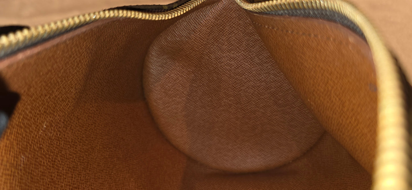 Authentic Louis Vuitton Papillon 27