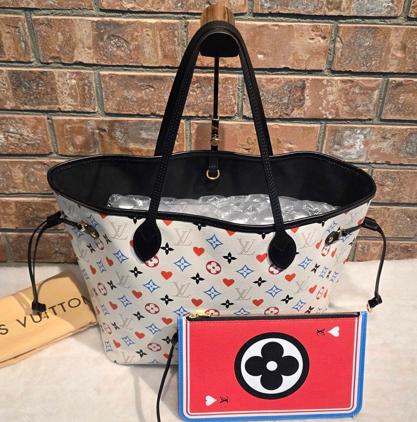 Authentic Louis Vuitton Neverfull MM with Pouch Game On Collection