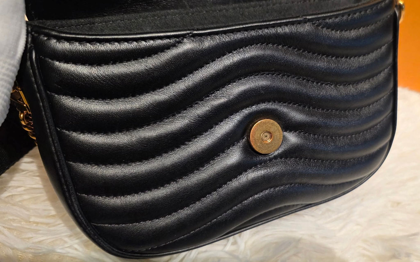 Authentic Louis Vuitton New Wave Multipochette Noir