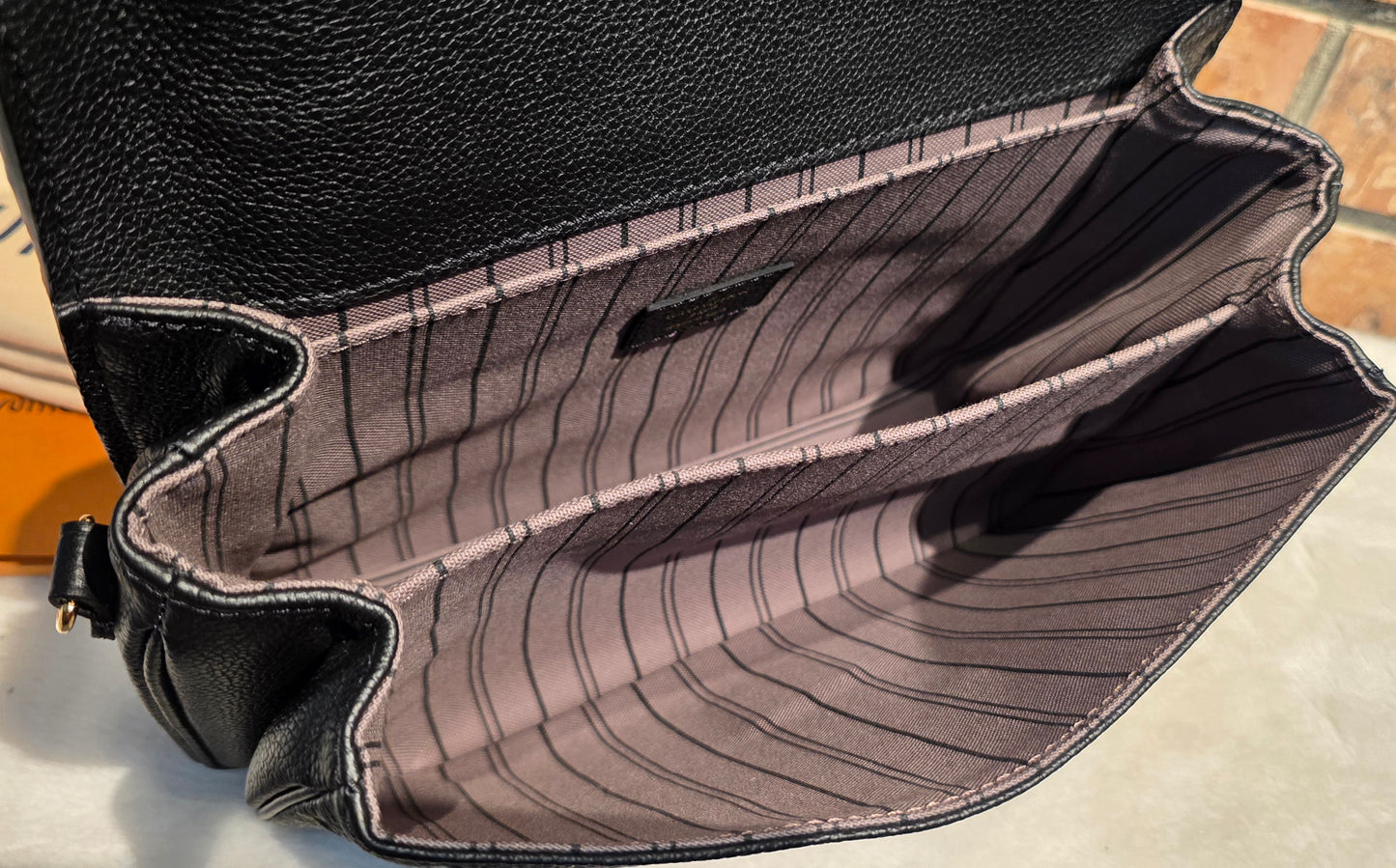 Authentic Louis Vuitton Pochette Metis Empreinte Noir
