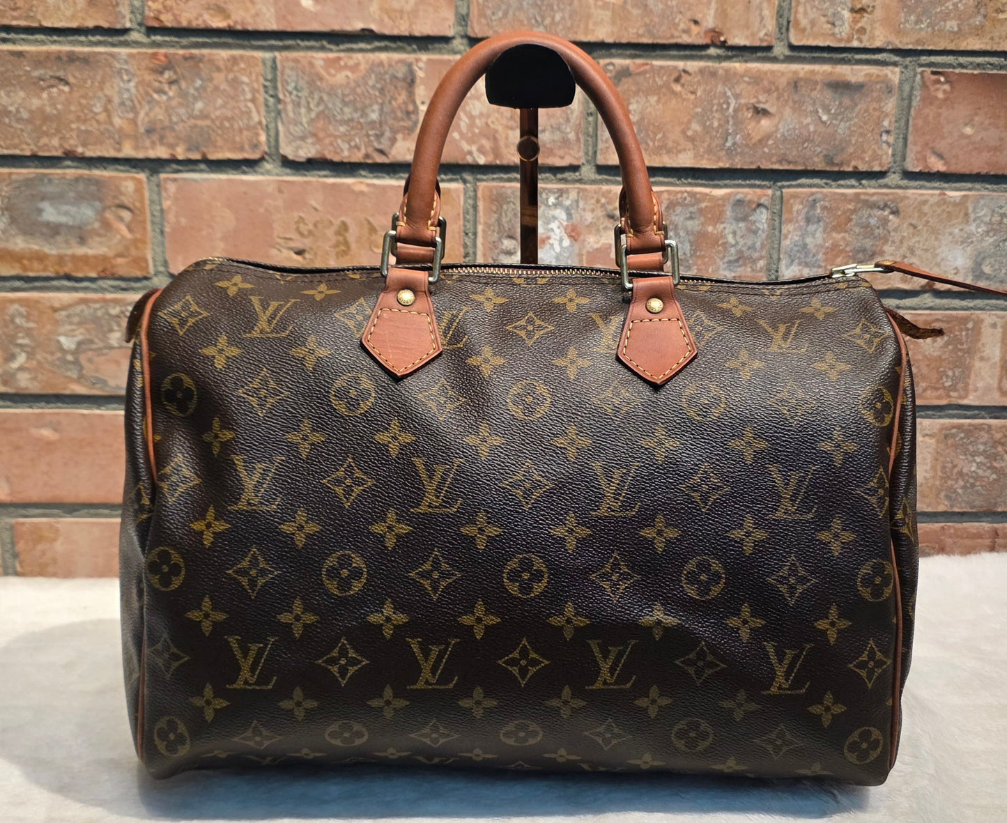 Authentic Louis Vuitton Speedy 35 Monogram
