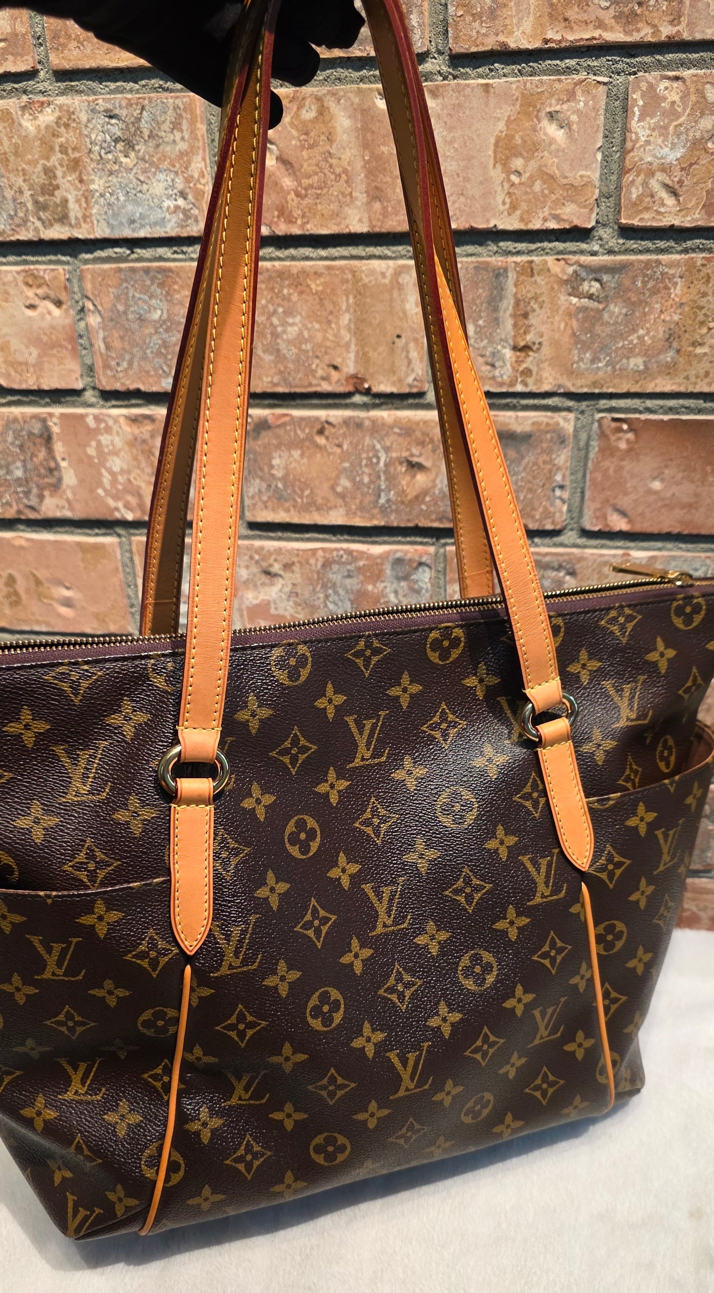 Authentic Louis Vuitton Totally MM Monogram