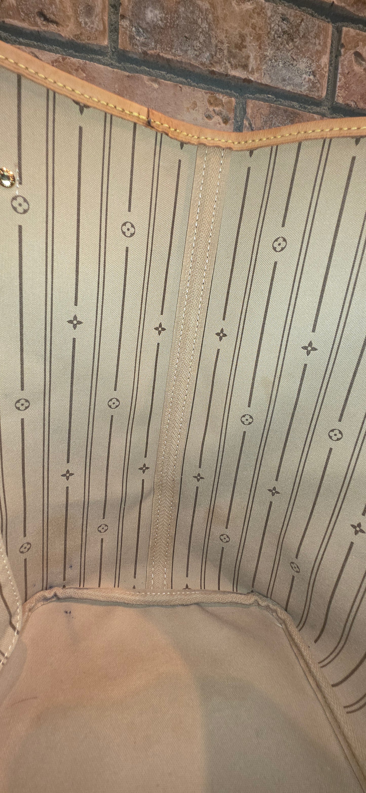 Authentic Louis Vuitton Neverfull GM Monogram