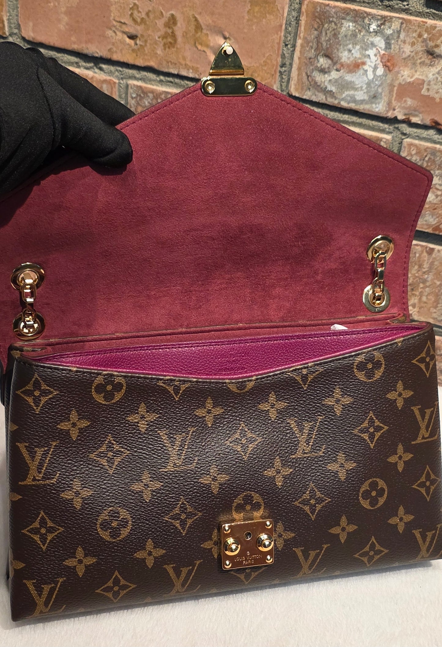 Authentic Louis Vuitton Pallas Chain in Aurore