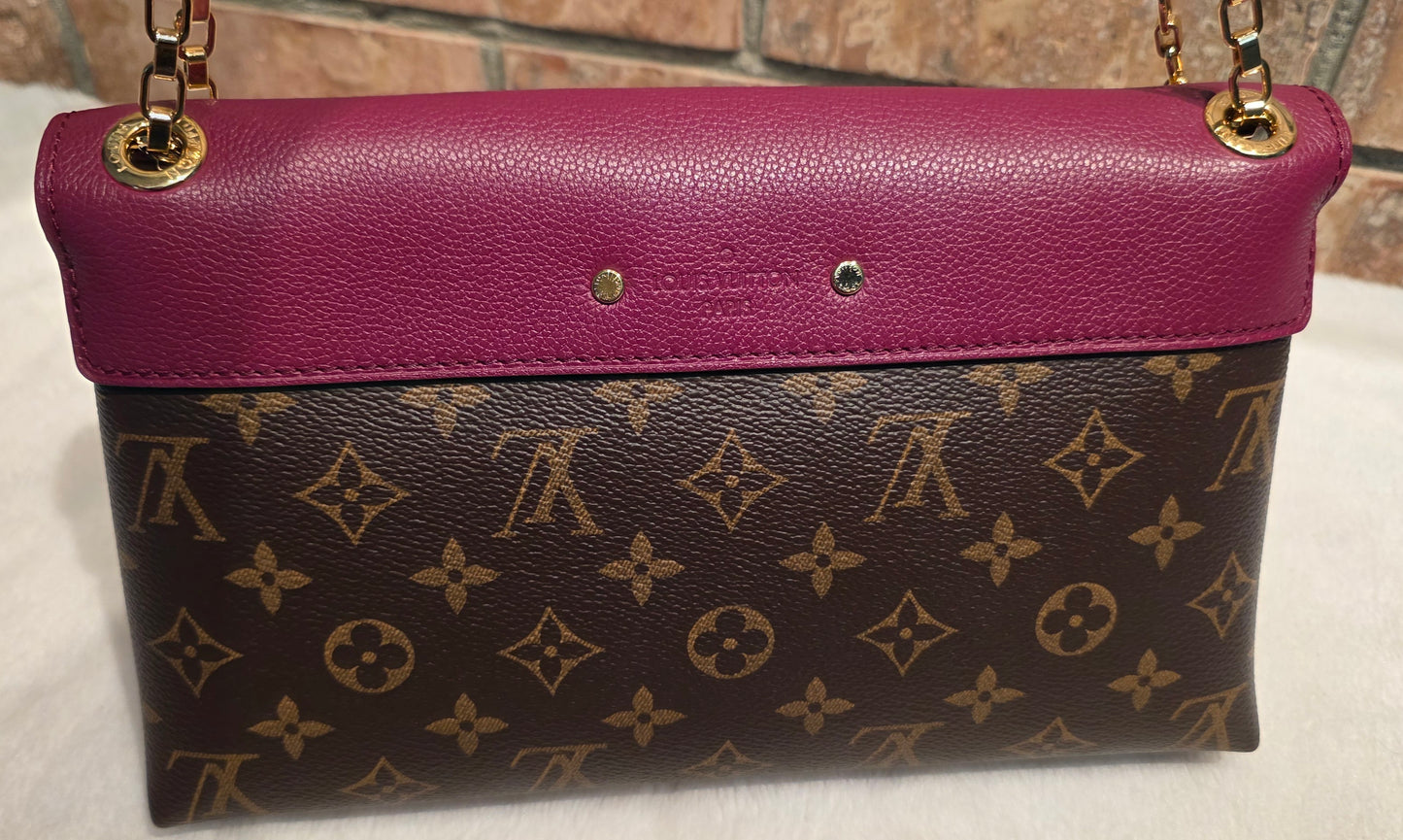 Authentic Louis Vuitton Pallas Chain in Aurore