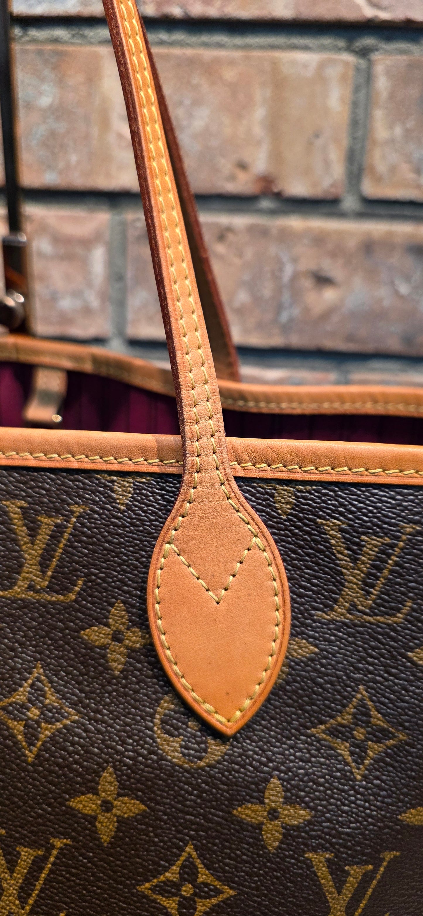 Authentic Neverfull MM Monogram Fuchsia Interior (BAG ONLY)