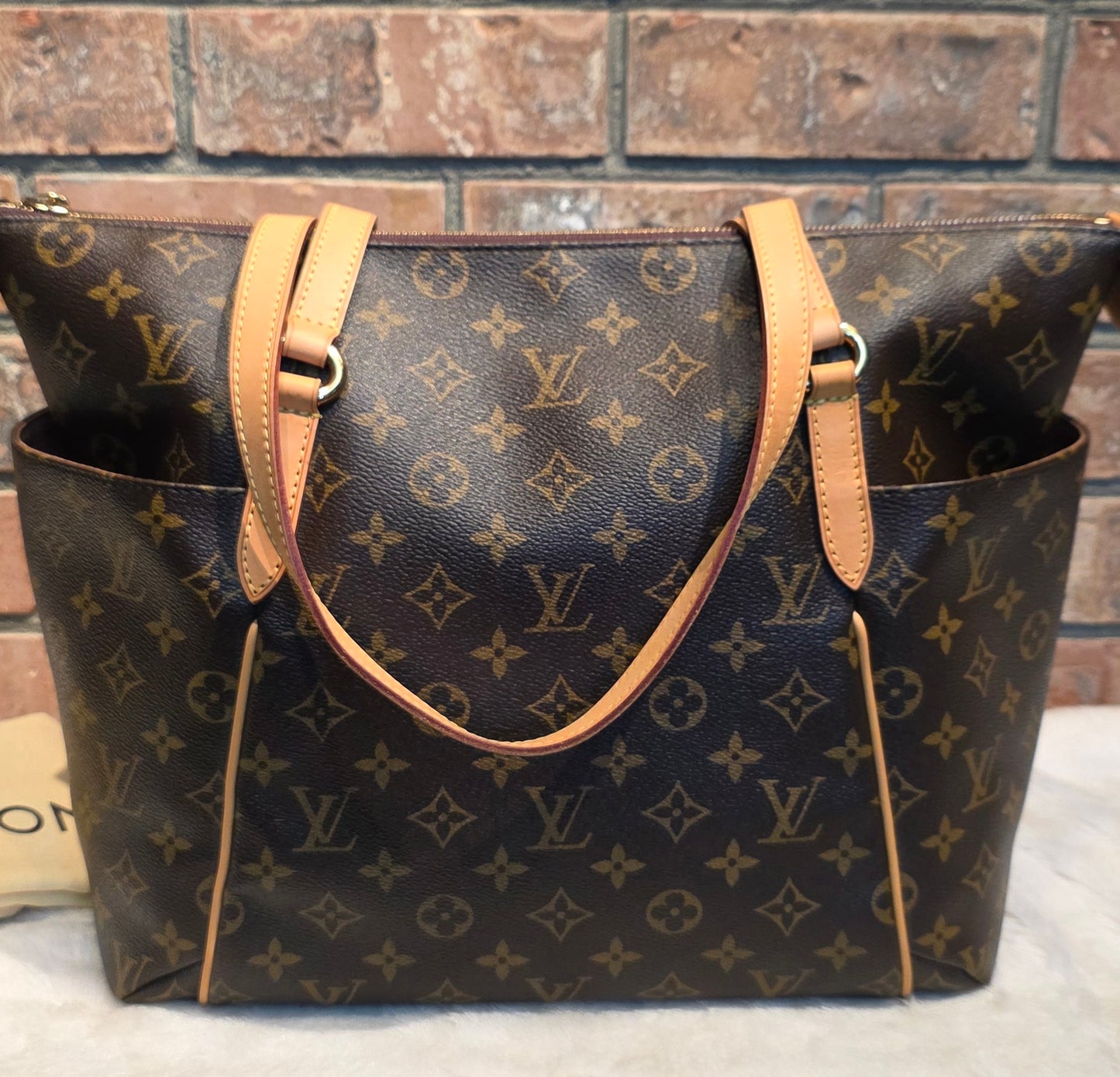 Authentic Louis Vuitton Totally MM Monogram