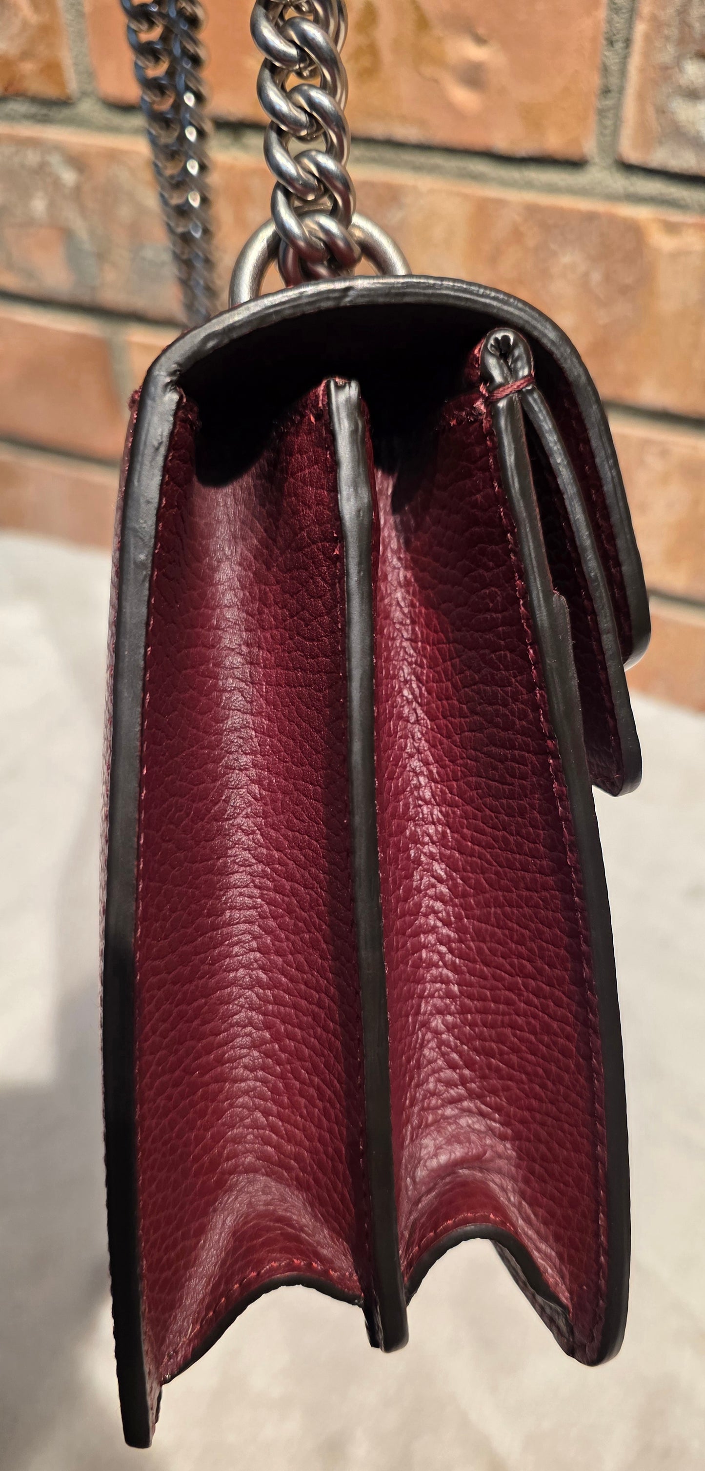 Authentic Gucci Dionysus Shoulder Bag in Burgundy
