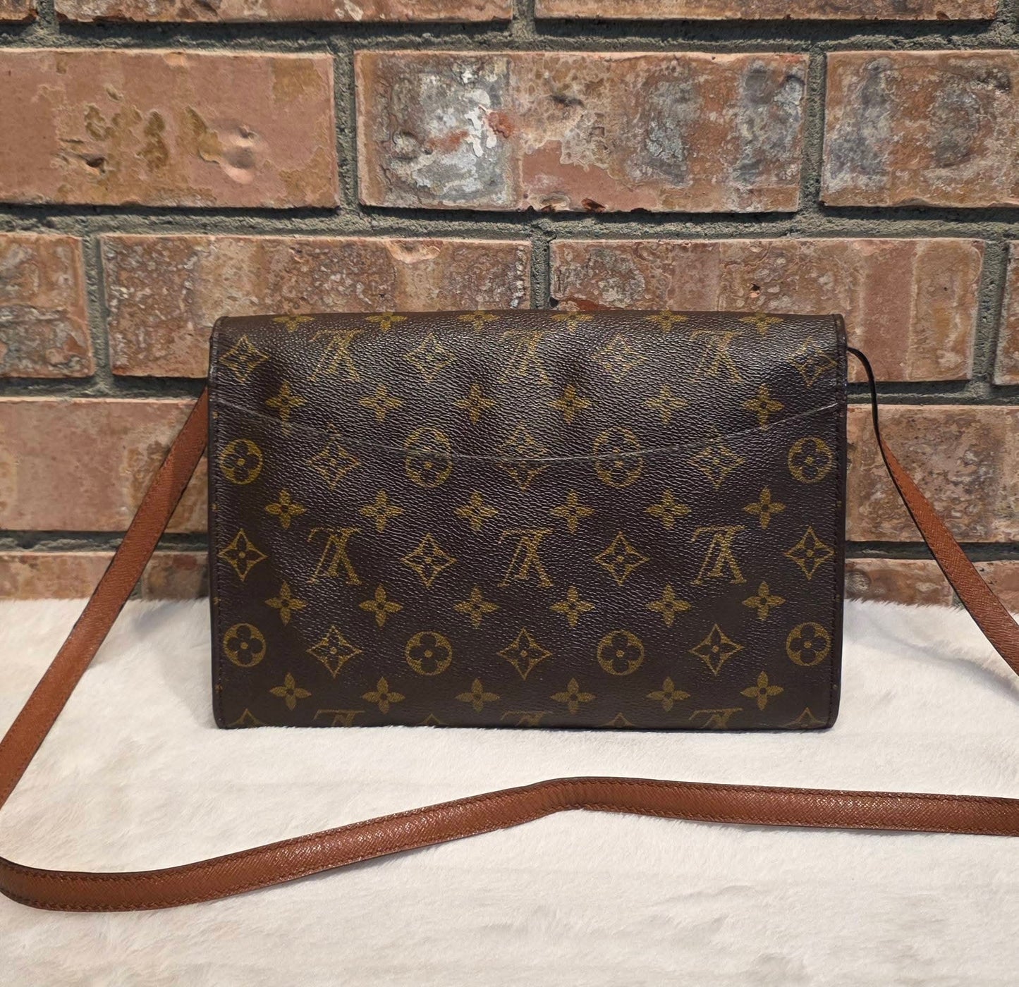 Authentic Louis Vuitton Pochette Bordeaux